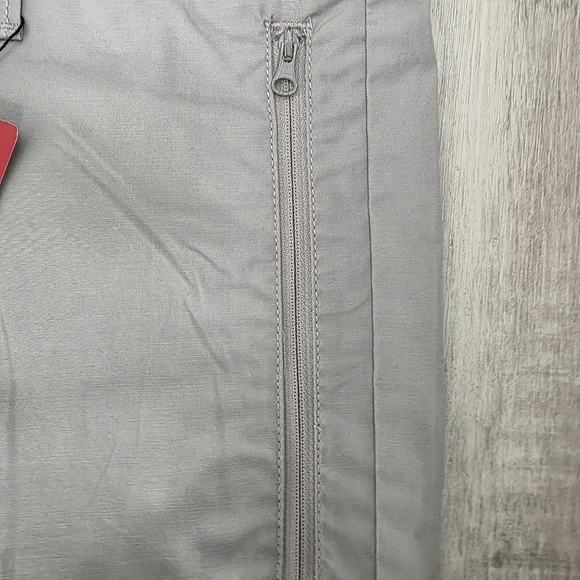 Signature by Levi Strauss Men's Light Gray Flat Front Shorts - Picture 5 of 7